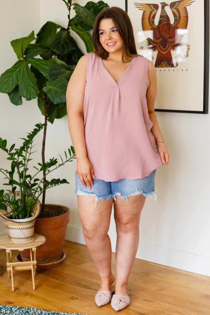 Calling For Spring Sleeveless Blouse!