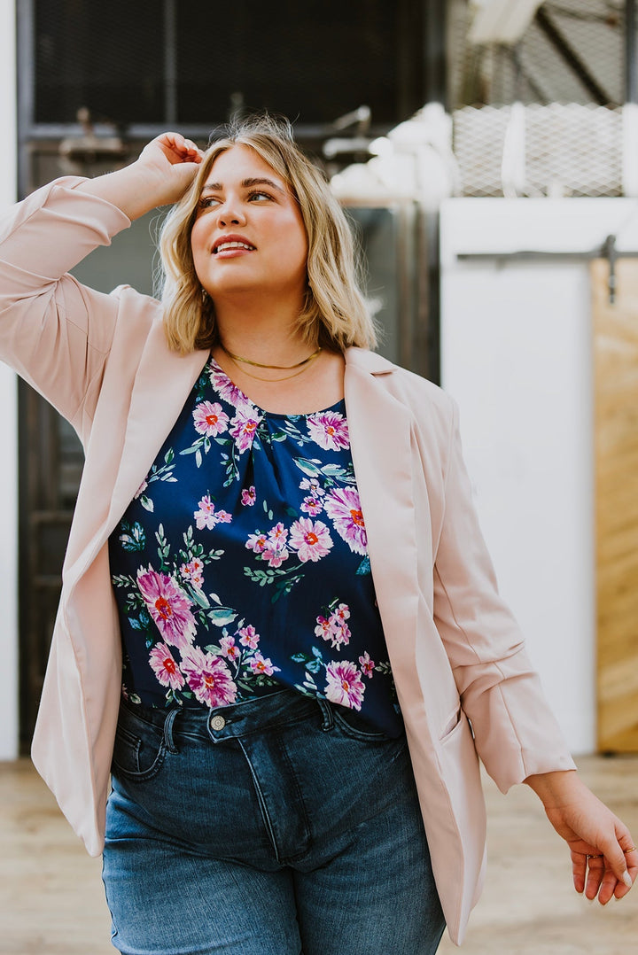 Crowd Charmer Floral Cap Sleeve Blouse!