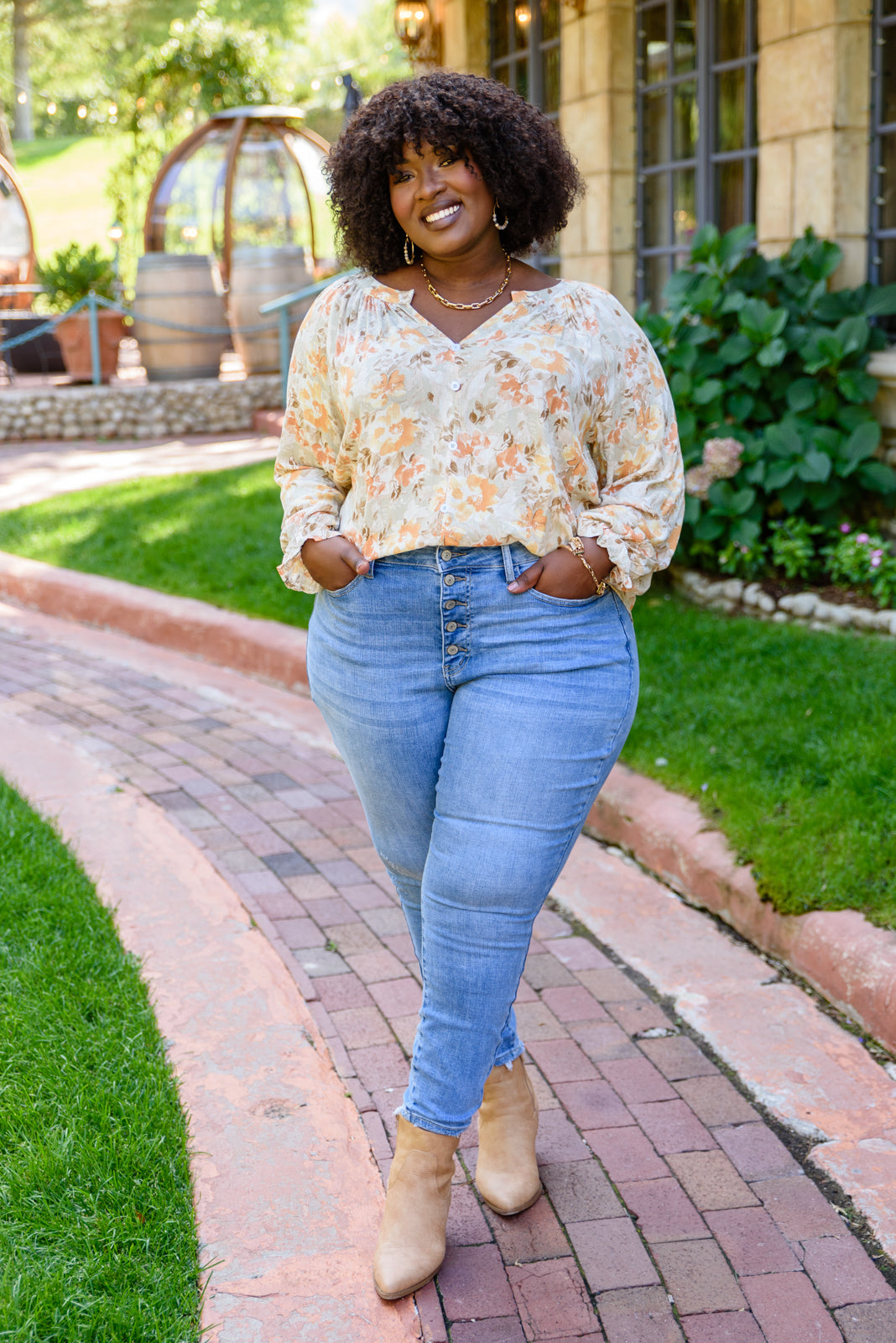 Courtney Floral Button Up Top!