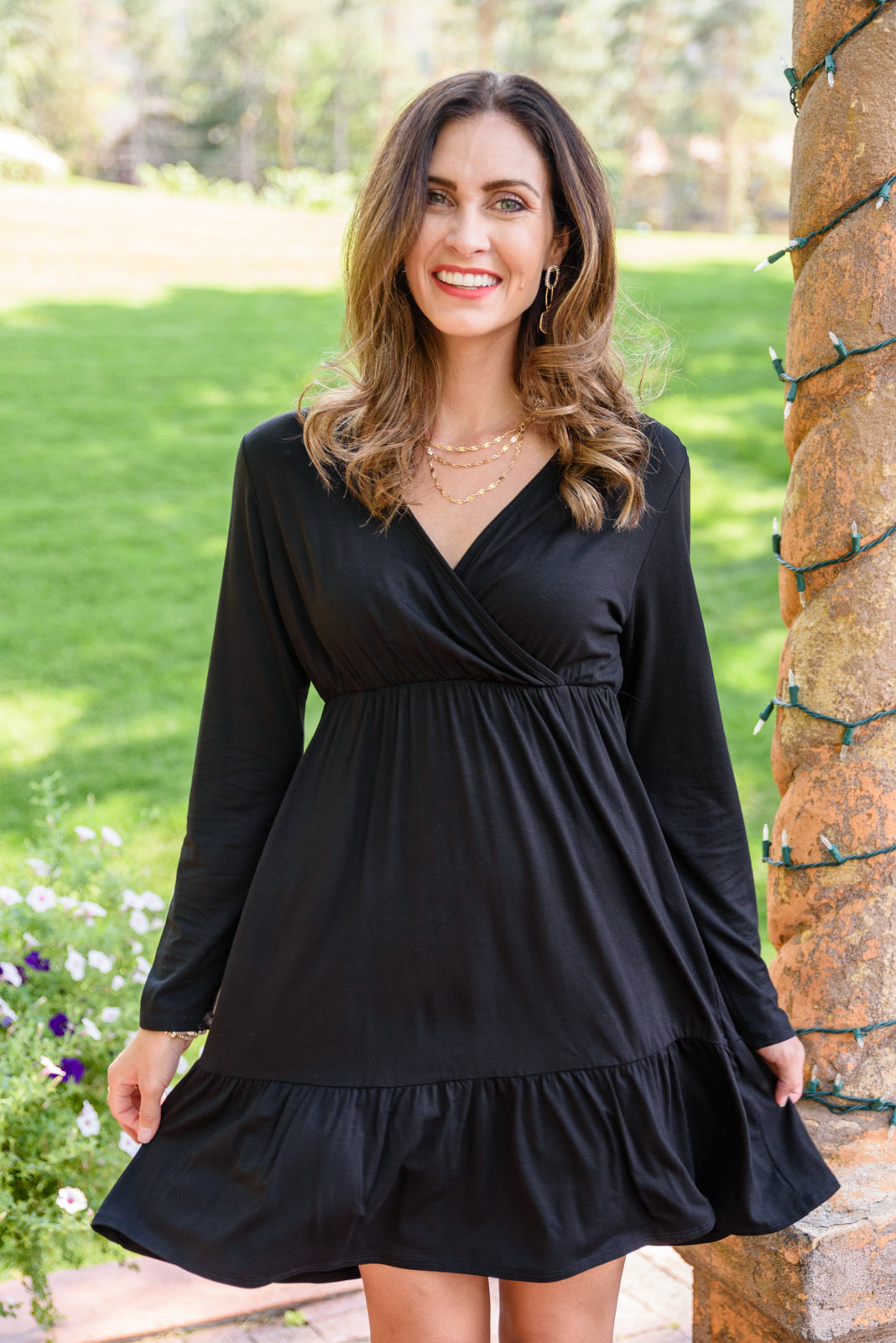 Full Attention V Neck Long Sleeve Dress In Black!