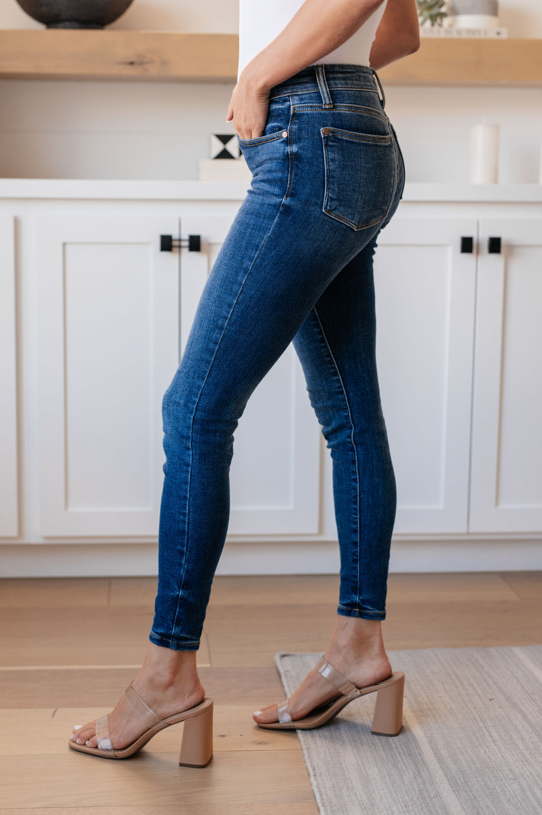 Judy Blue Mid-Rise Skinny Jeans