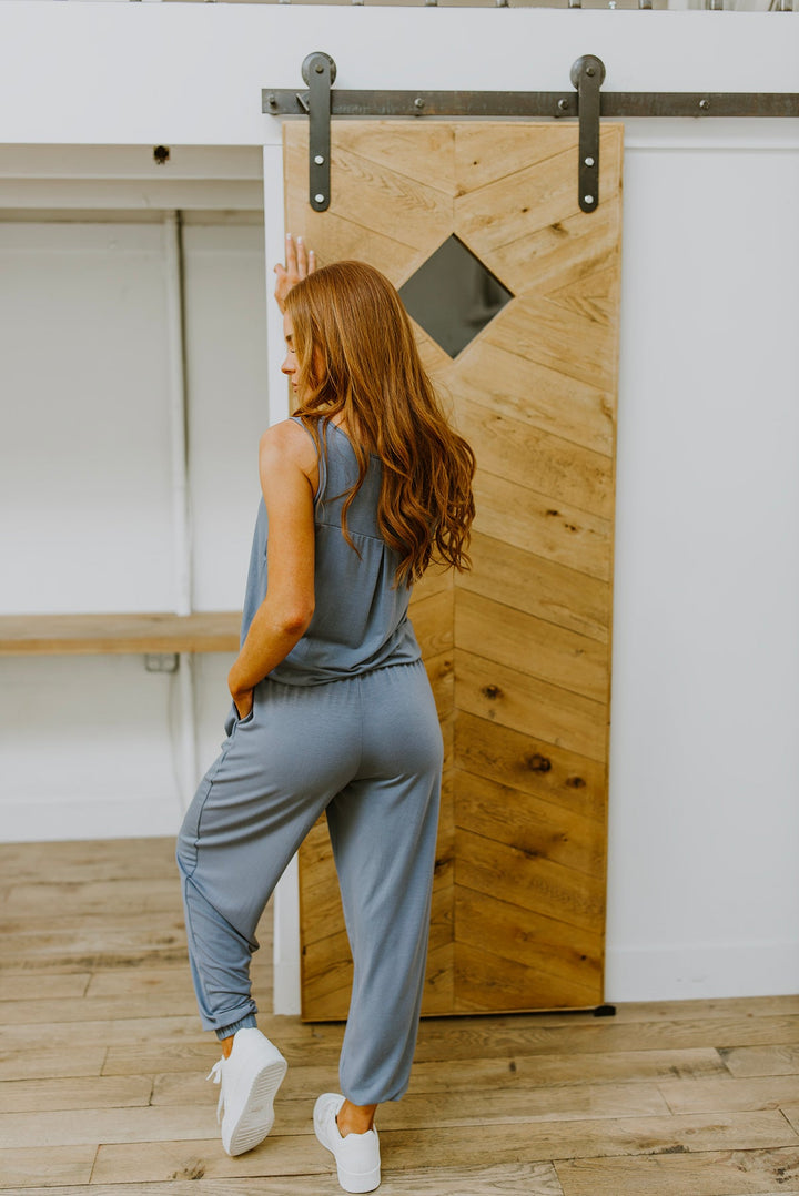 Relaxing Weekend Sleeveless Jumpsuit!