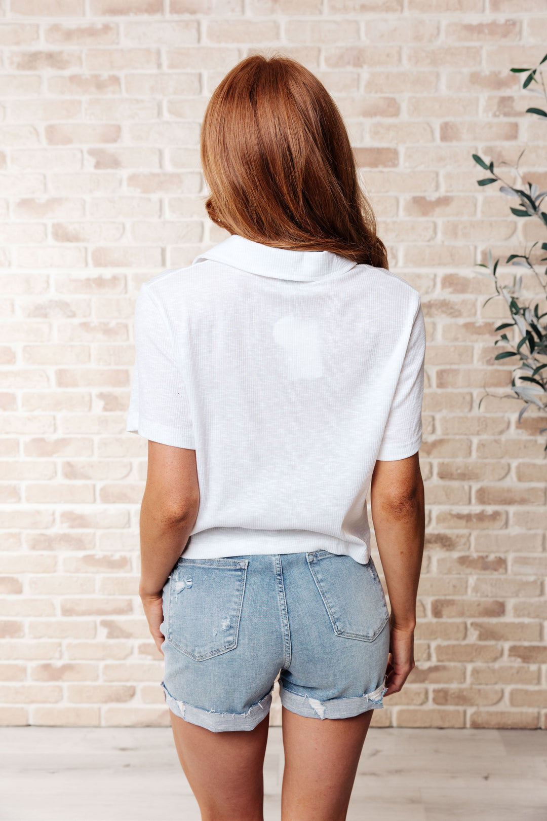 Rory Ribbed Cropped Tennis Tee in White!