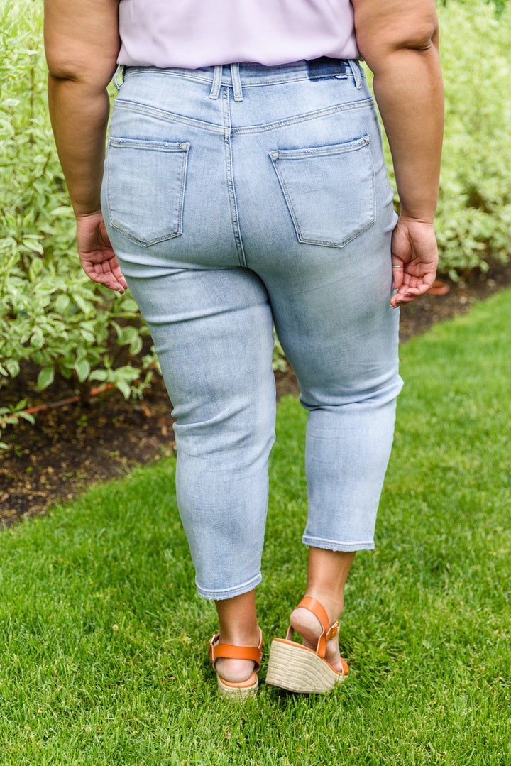 Risen Mom Fit Jeans