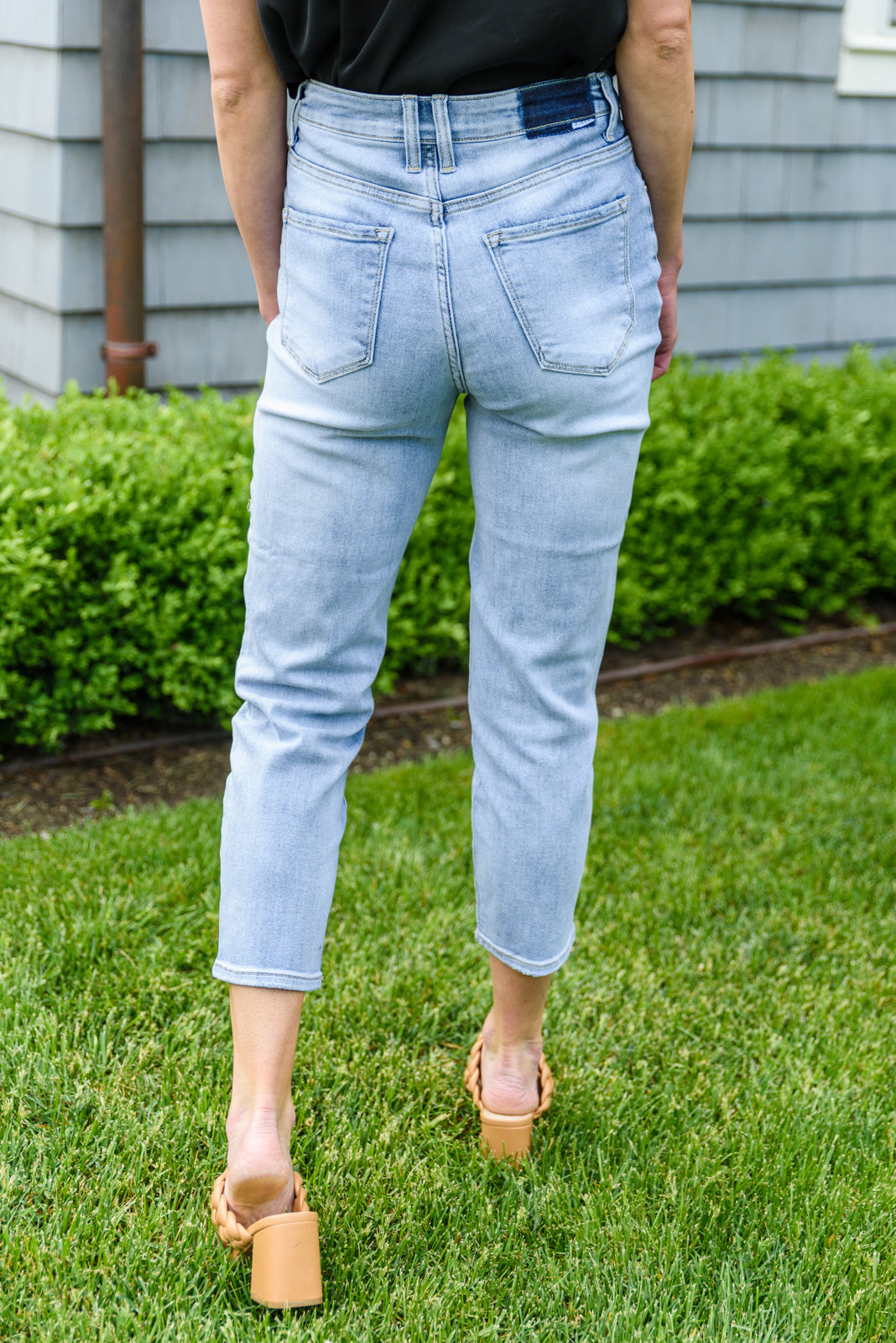 Risen Mom Fit Jeans