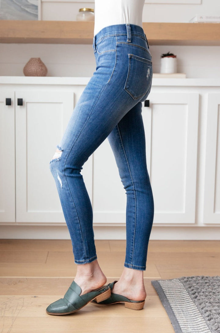 Judy Blue Mid-Rise Skinny Jegging